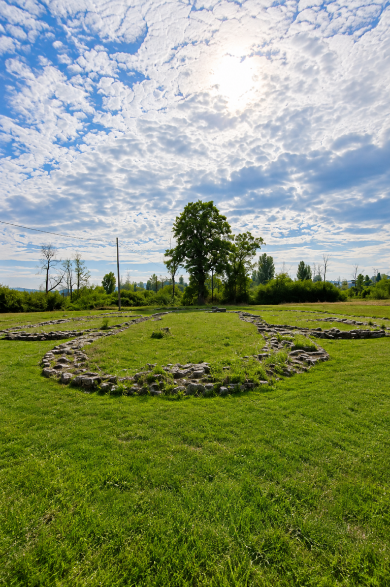 Mittelalterliche Kirchenruine